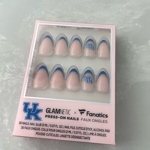 Glamnetic x Fanatics Kentucky Wildcats Press-On Nails